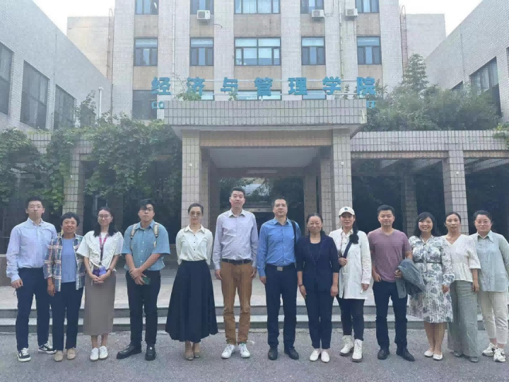 蒼穹數(shù)碼與北京工業(yè)大學(xué)舉行產(chǎn)學(xué)合作座談會暨“優(yōu)質(zhì)就業(yè)創(chuàng)業(yè)基地”、“創(chuàng)新創(chuàng)業(yè)實(shí)訓(xùn)基地”授牌儀式